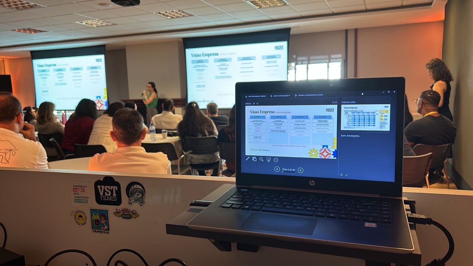 Aluguel de Painel de LED Indoor, Totem Digital Interativo e Holograma 3D para Feiras e Eventos em Fortaleza