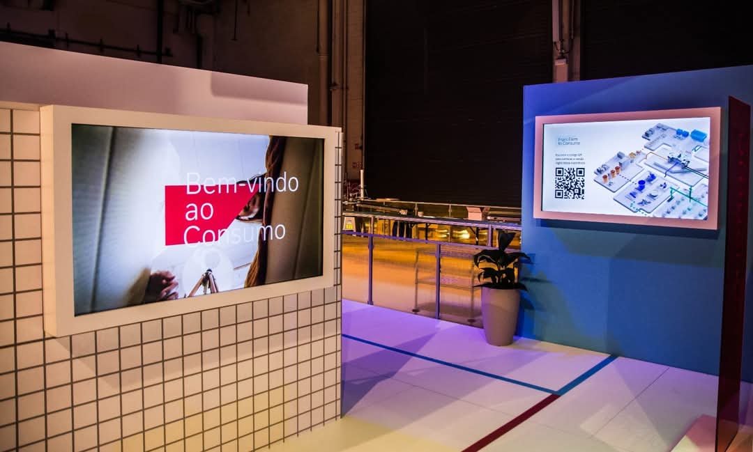 Aluguel de Painel de LED Indoor, Totem Digital Interativo e Holograma 3D para Feiras e Eventos em Fortaleza