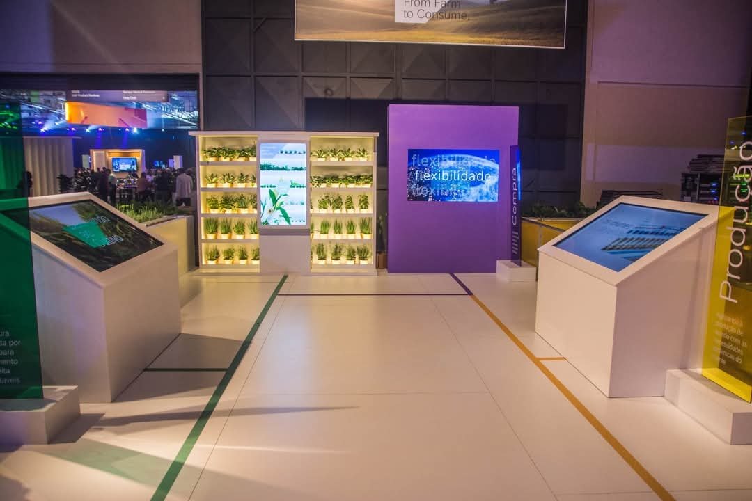 Aluguel de Óculos VR, Painel de LED Indoor e Totem Touch Screen para Feiras e Eventos em Fortaleza 2026