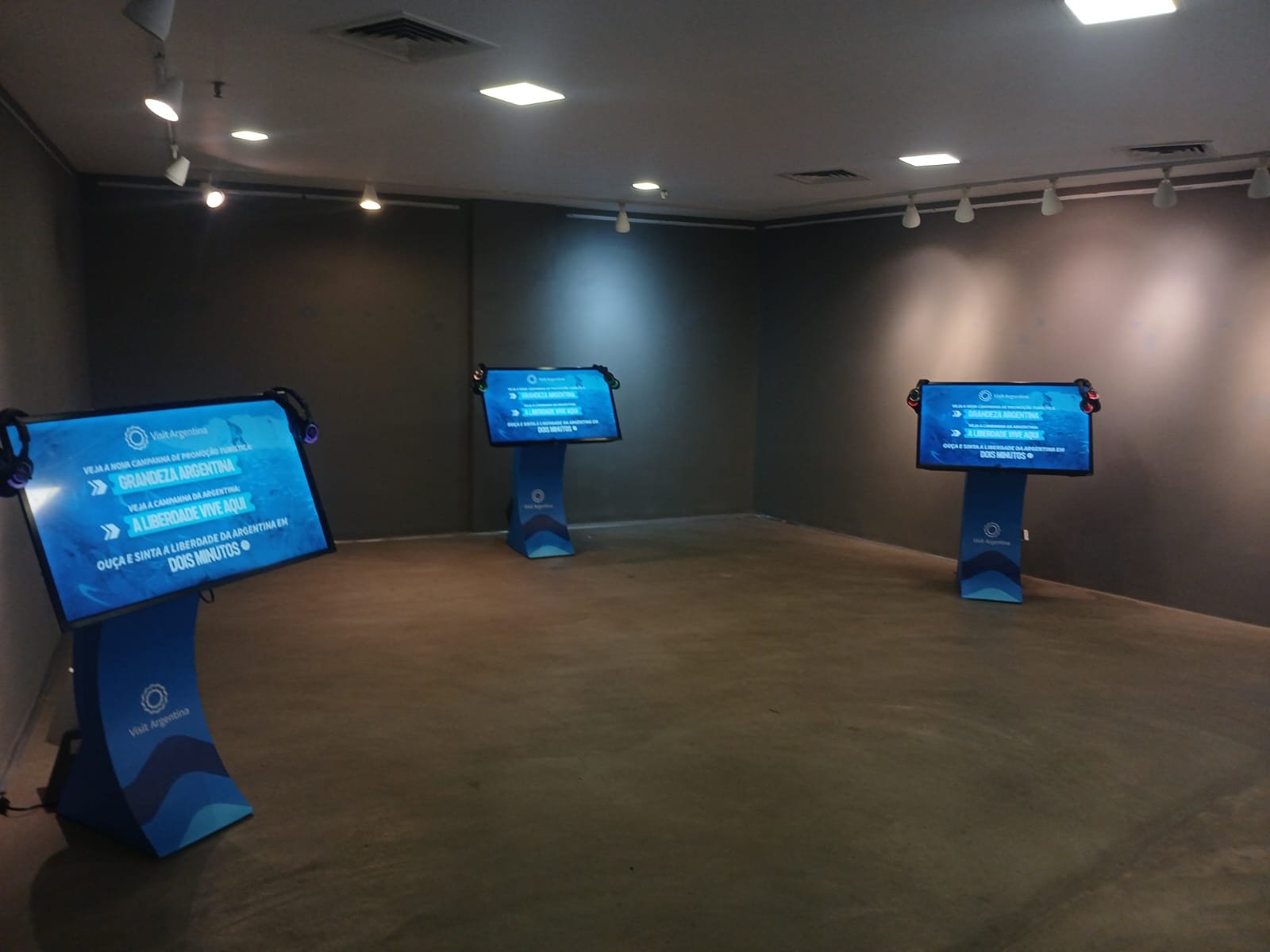 Aluguel e Venda de Painéis LED Indoor e Outdoor, Totem Touch Screen, Telas de Grande Formato e Projetor para Eventos Corporativos, Congressos e Convenções em Fortaleza e Maracanaú | PEC Nordeste 2026 em 2026
